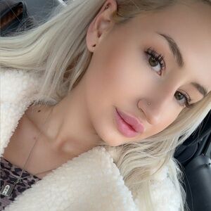 Meet your Posher, Natalia